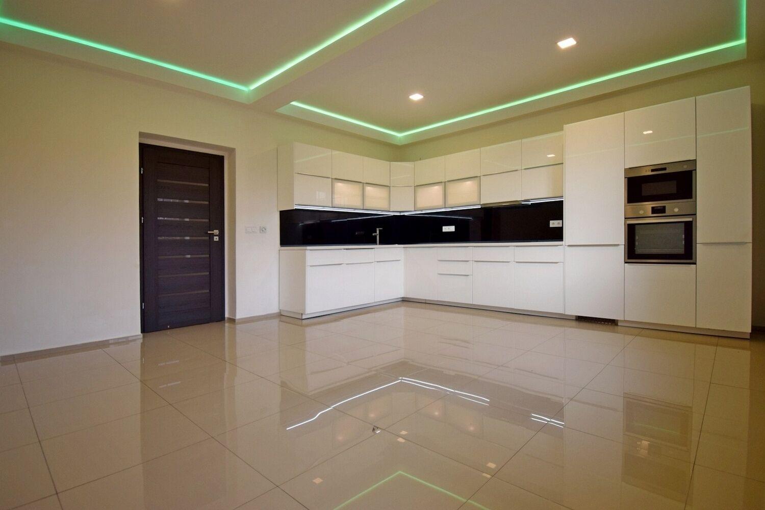 Atraktivní 4+kk s terasou 107 m2, Praha 5 – Smíchov