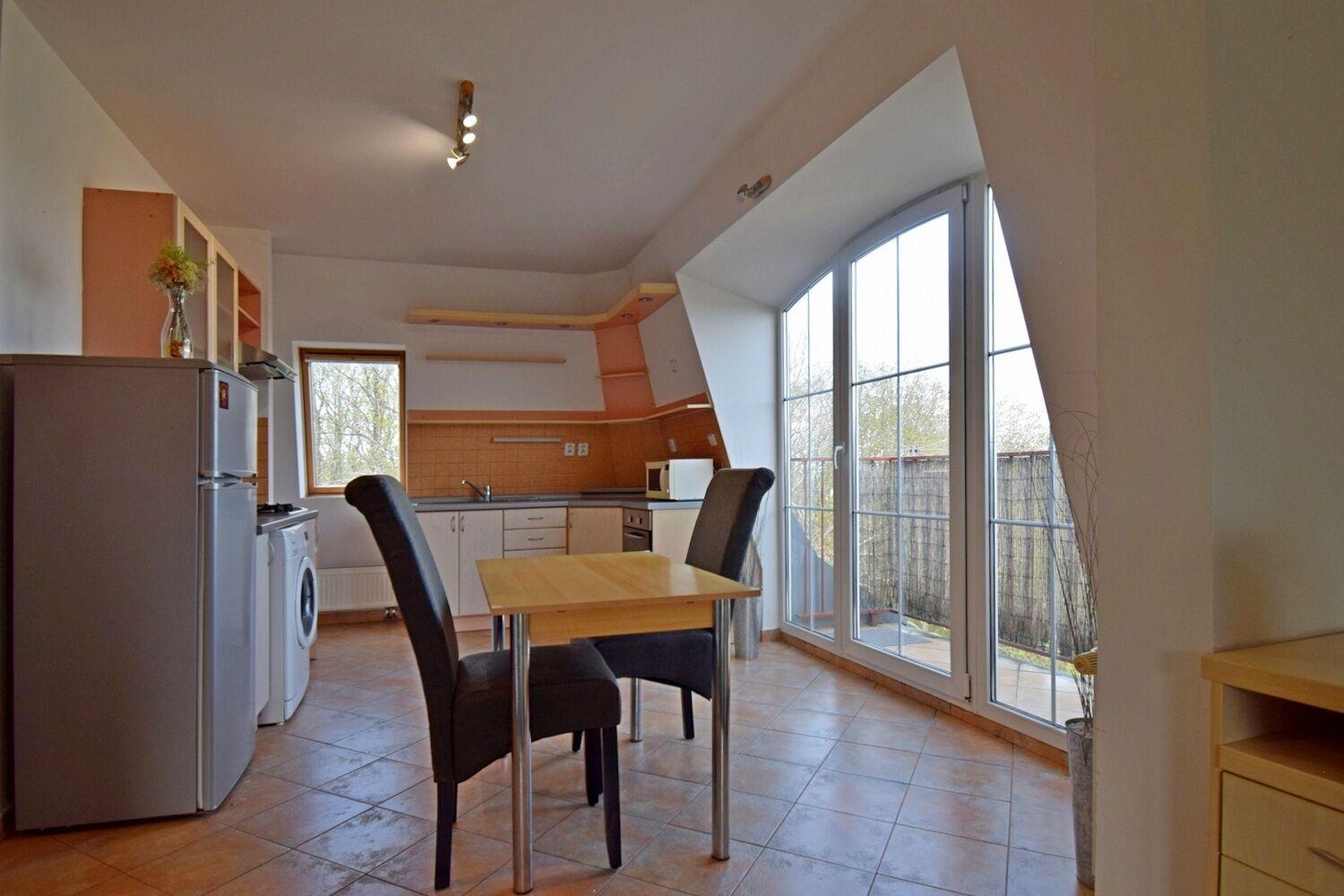 Kompletně zařízený 1+1 54 m2 s balkonem, Praha 5 Košíře