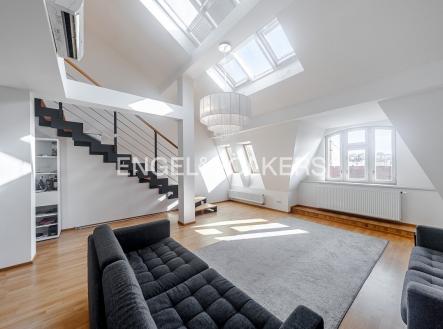 Pronájem bytu, 4+kk, 156 m²