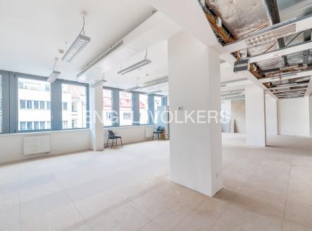 Pronájem kanceláře, 208 m²