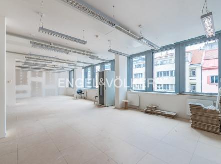 Pronájem kanceláře, 208 m²
