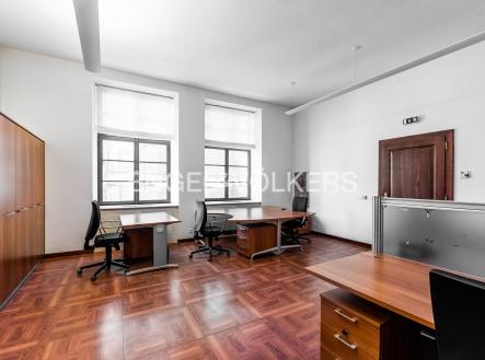 Pronájem kanceláře, 93 m²