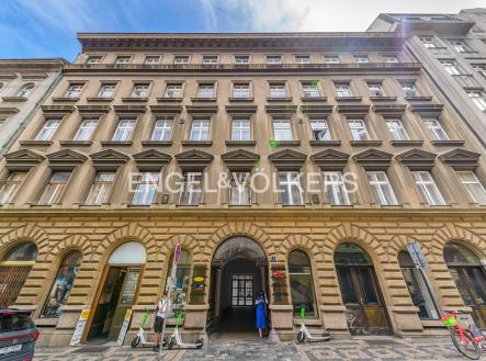 Pronájem obchodní prostor, 531 m²