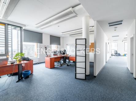 Pronájem kanceláře, 531 m²