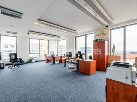 Pronájem kanceláře, 531 m²