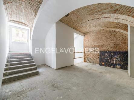 Pronájem obchodní prostor, 66 m²