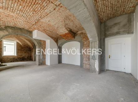 Pronájem obchodní prostory, 269 m²