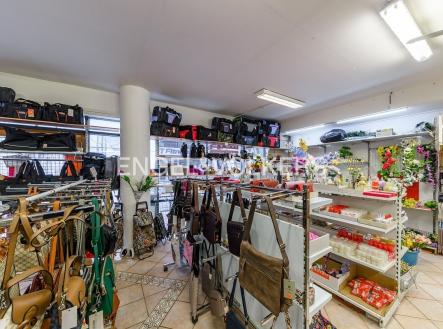 Pronájem obchodní prostor, 133 m²