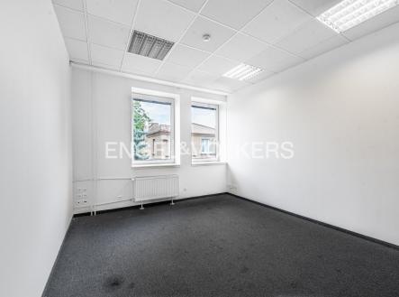 Pronájem kanceláře, 70 m²