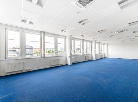 Pronájem kanceláře, 454 m²