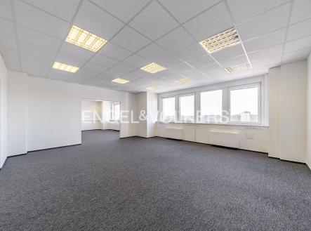 Pronájem kanceláře, 322 m²