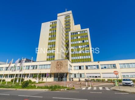 Pronájem kanceláře, 168 m²