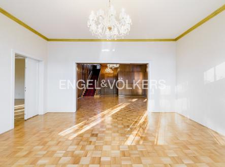 Pronájem - dům/vila, 460 m² obrázek