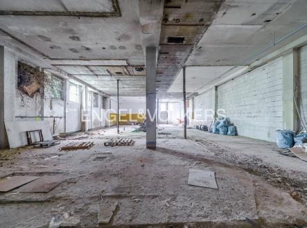 Pronájem komerčního objektu, sklad, 300 m²