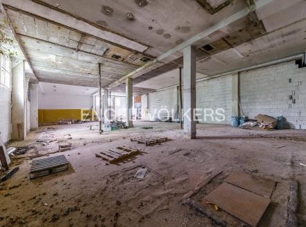 Pronájem komerčního objektu, sklad, 300 m²