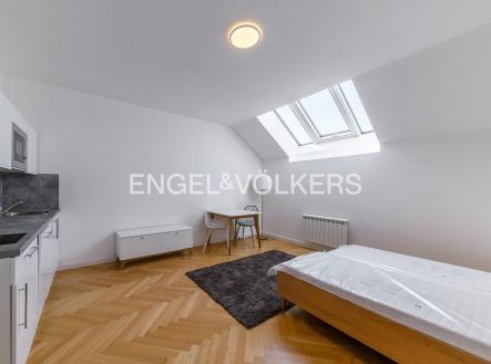 Pronájem bytu, 1+kk, 27 m²