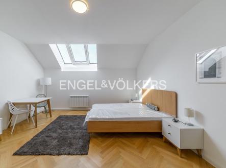 Pronájem bytu, 1+kk, 27 m²