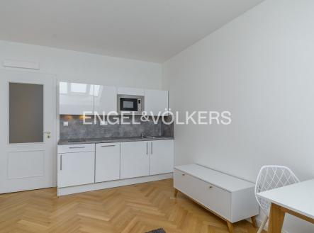 Pronájem bytu, 1+kk, 27 m²