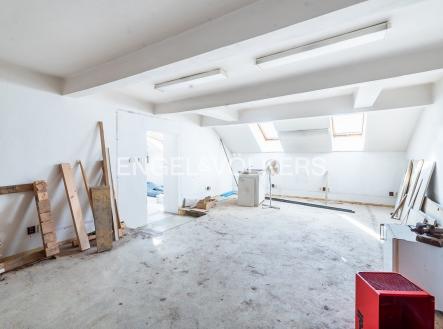 Pronájem kanceláře, 287 m²