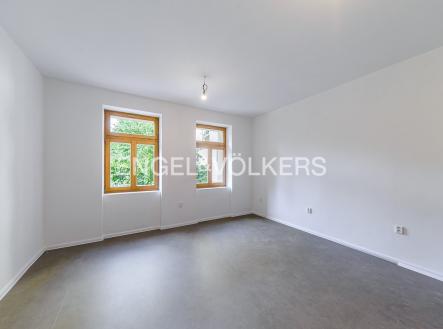 Pronájem - obchodní prostor, 65 m²