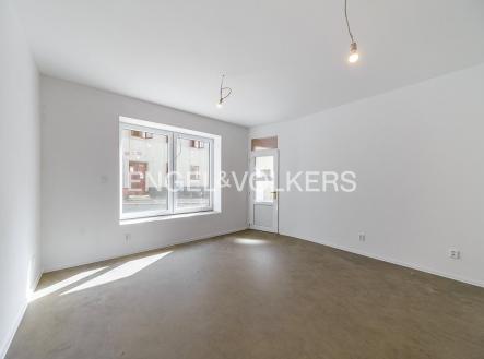 Pronájem - obchodní prostor, 65 m²