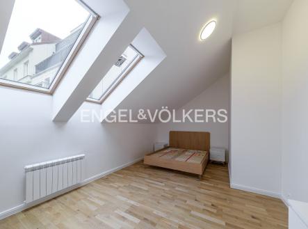 Pronájem bytu, 2+kk, 67 m²