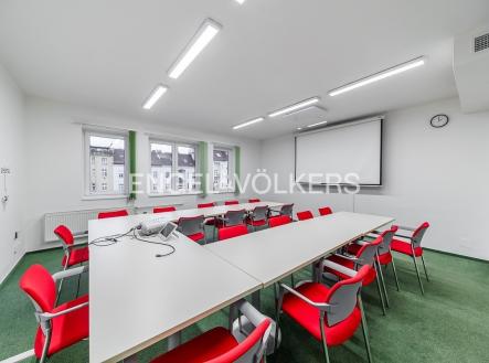 Pronájem kanceláře, 227 m²