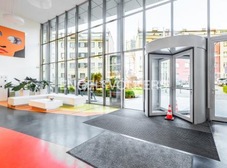 Pronájem kanceláře, 883 m²