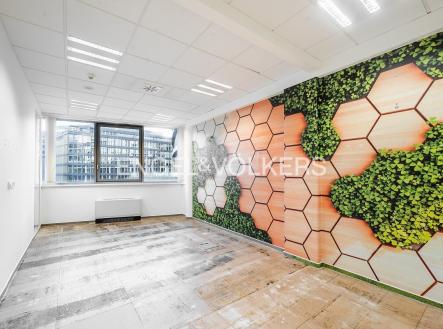 Pronájem kanceláře, 883 m²