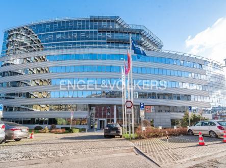 Pronájem kanceláře, 883 m²