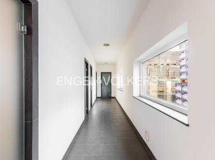 Pronájem kanceláře, 184 m²