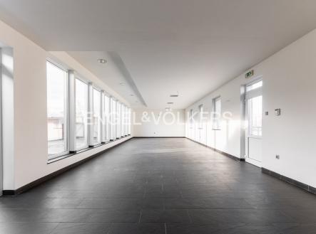 Pronájem kanceláře, 184 m²