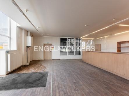 Pronájem komerčního objektu, sklad, 2 735 m²