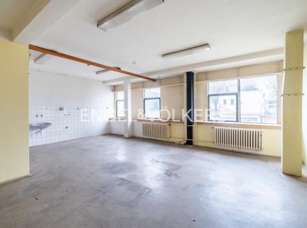 Pronájem komerčního objektu, sklad, 2 451 m²