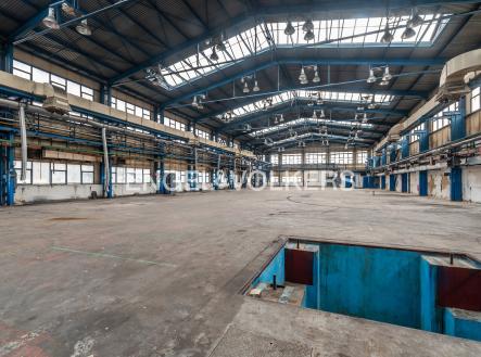 Pronájem komerčního objektu, sklad, 2 451 m²