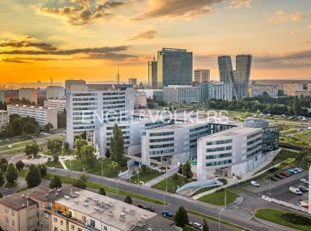 Pronájem kanceláře, 372 m²