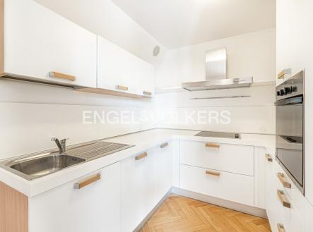 Pronájem bytu, 3+kk, 131 m²