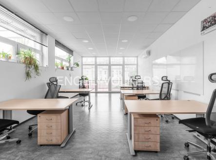 Pronájem nájemního domu, 957 m²