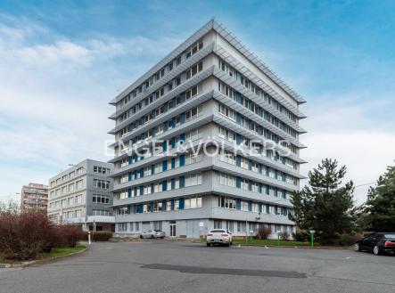 Pronájem kanceláře, 350 m²