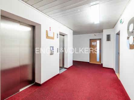 Pronájem kanceláře, 135 m²