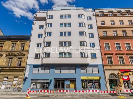 Pronájem kanceláře, 268 m²