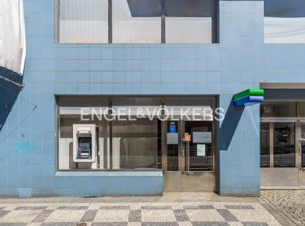 Pronájem obchodní prostor, 268 m²