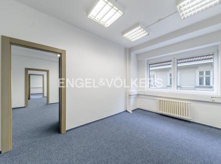 Pronájem - kanceláře, 93 m²