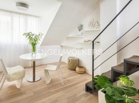 Pronájem bytu, 1+1, 38 m² obrázek