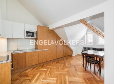 Pronájem bytu, 2+kk, 86 m² obrázek