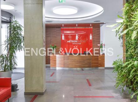 Pronájem kanceláře, 178 m²