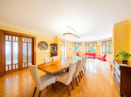 Prodej - dům/vila, 855 m²