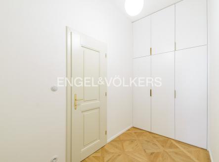 Pronájem bytu, 1+kk, 39 m²