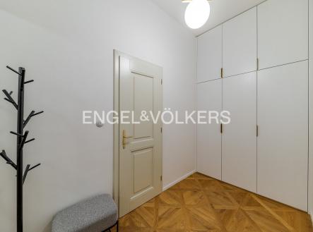 Pronájem bytu, 1+kk, 39 m²