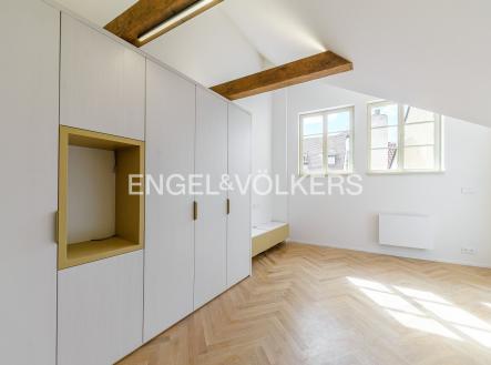 Pronájem bytu, 1+kk, 47 m²